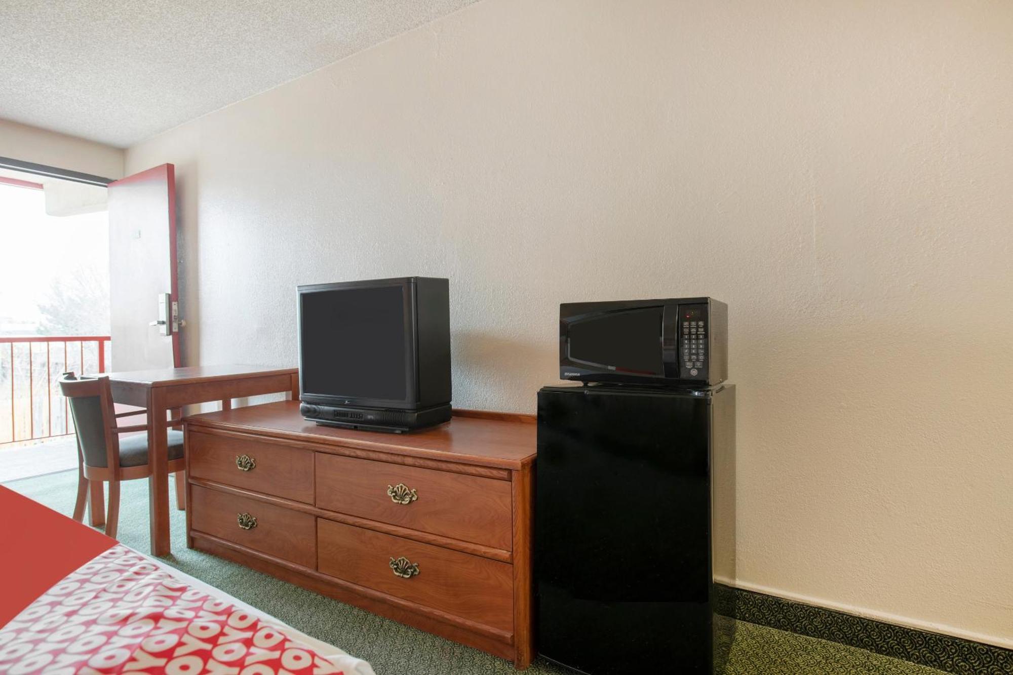 Oyo Hotel Tulsa International Airport Екстериор снимка