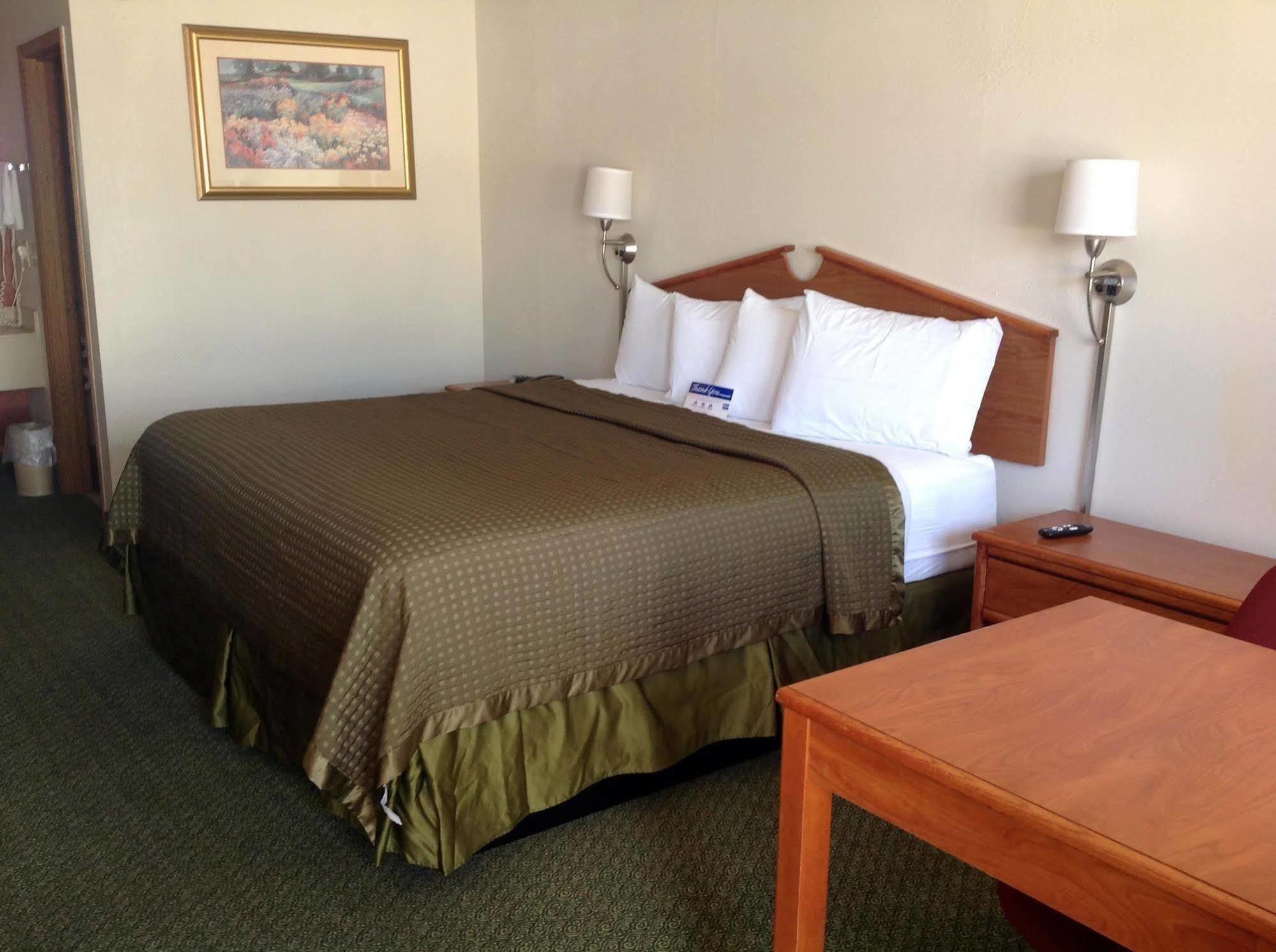 Oyo Hotel Tulsa International Airport Екстериор снимка