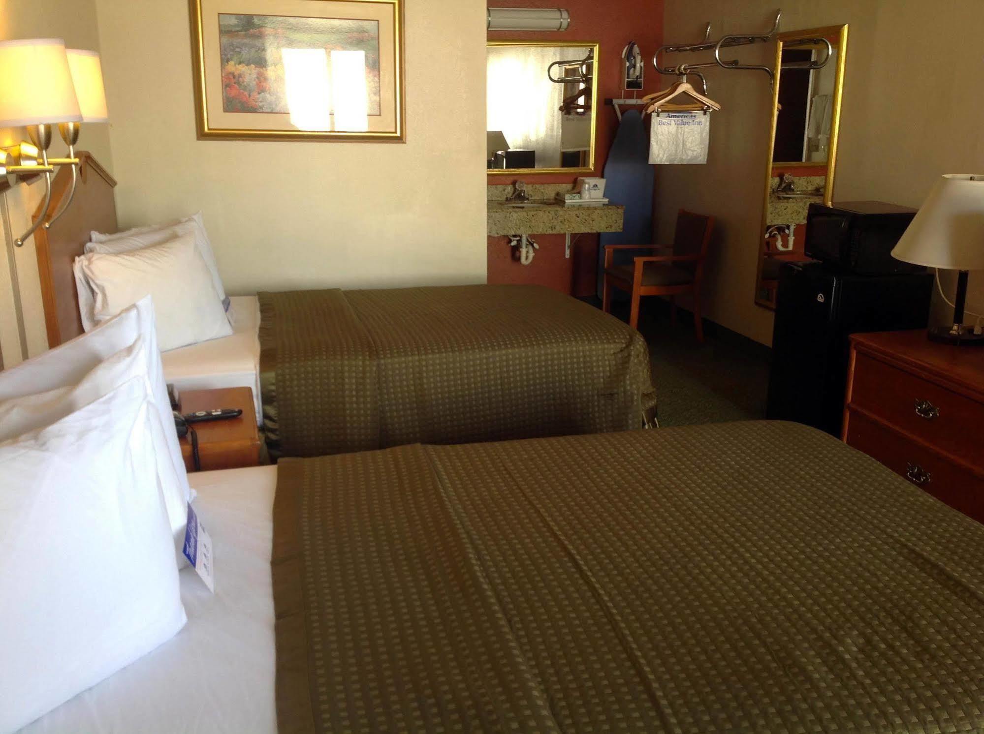 Oyo Hotel Tulsa International Airport Екстериор снимка